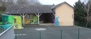 cour ecole primaire.jpg